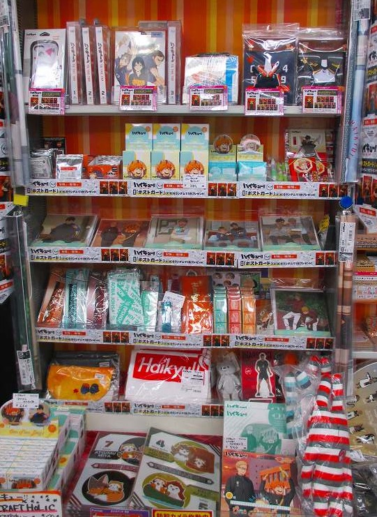 アニメイト那覇国際通り店 短縮営業中 ハイキュー 情報 ハイキューコーナーにて商品をもりもり展開中さー コミックもございます ハイキュー To The Top フェア も好評開催中 期間中 特典お渡し条件を満たしていただくと ポスト
