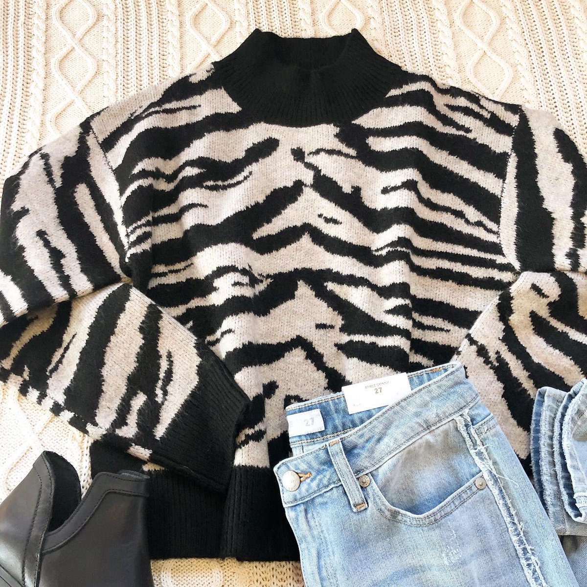 anniestrading's tweet photo. Fun prints have ARRIVED!!!
Along with jeans and fall boots!!!
#anniestradingpost #shoproseau #missmejeans #sorelstyle https://t.co/OG6NZg4Xqy