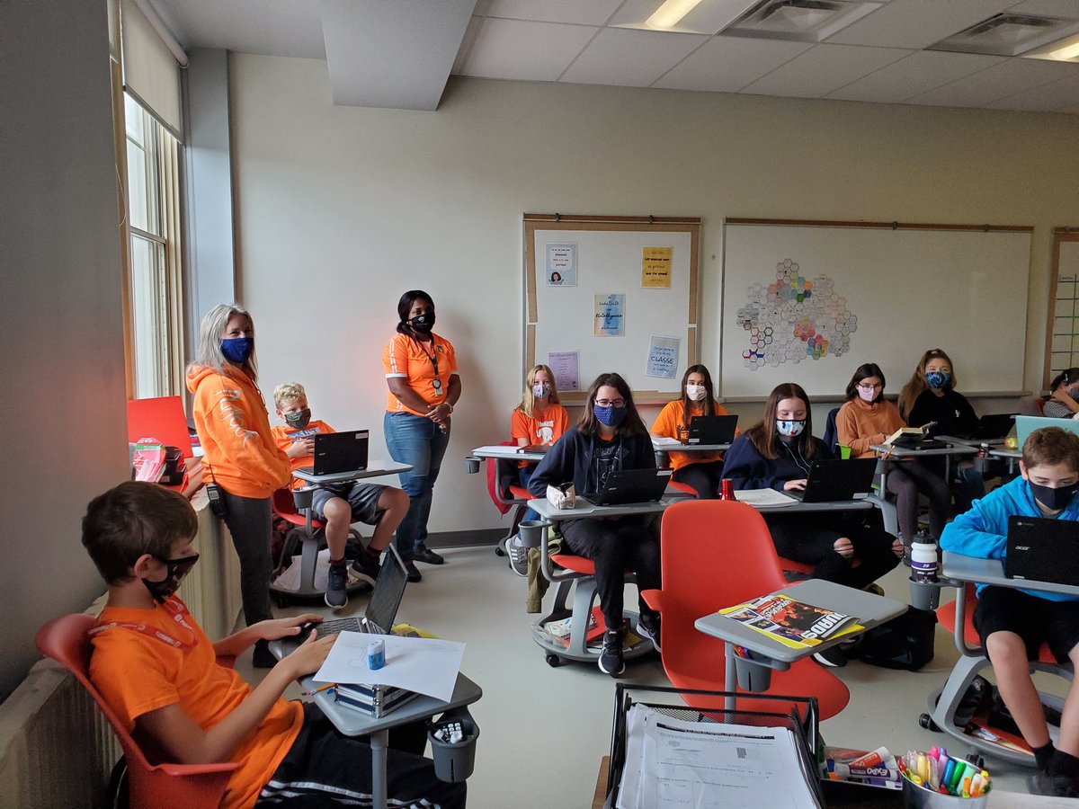 Nous avons souligné la Journée du chandail orange aujourd'hui avec beaucoup de fierté! Merci à <a href="/MmeSabrina1/">Mme.Sabrina</a> pour la belle affiche fait en collaboration avec les élèves!#ChaqueEnfantCompte #JOURNEEDUCHANDAILORANGE <a href="/ecolecatholique/">CECCE</a>
