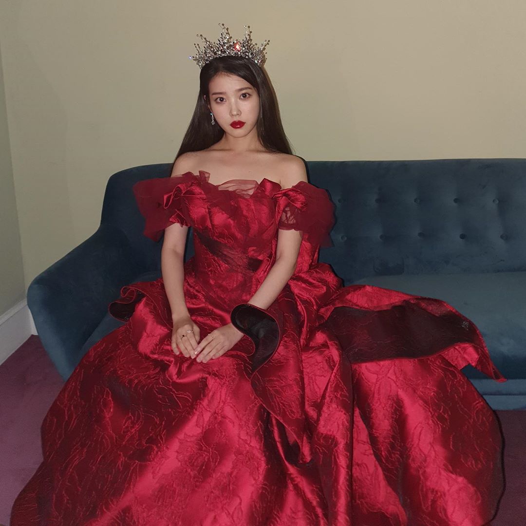 and when we get a royal concept for the next album,,, c'mon queen jieun give us everything