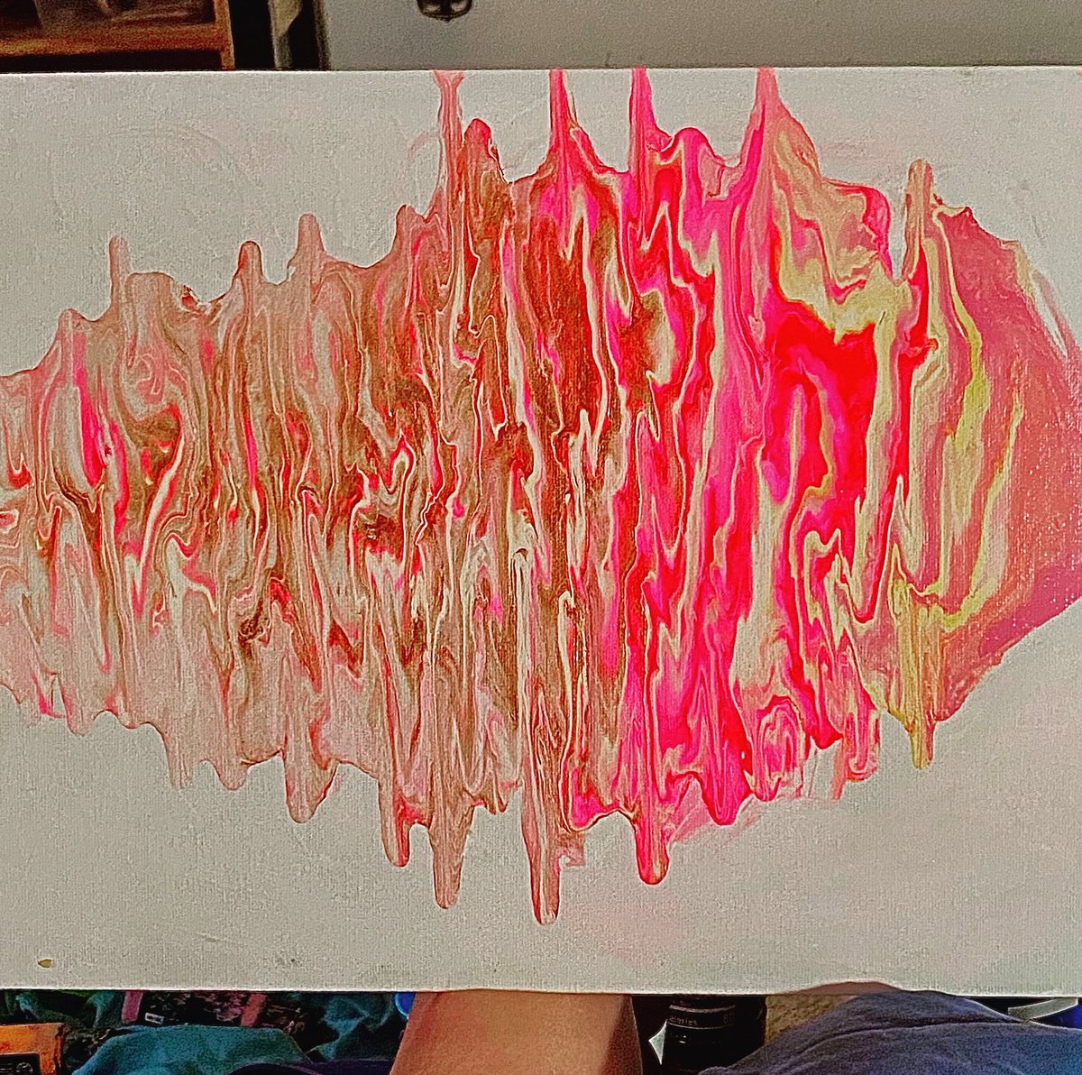 riotfact's tweet photo. What do you see? #RecoveryPosse #rorschachtest #abstractart #acrylicpainting #pourpainting https://t.co/lTb5TkCA1F