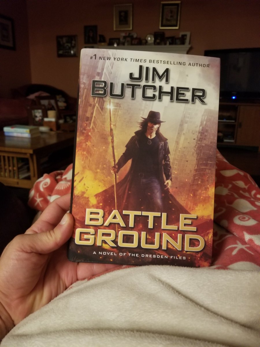 dnweston's tweet photo. Amazon was a day late, but papers are graded, so now I begin @longshotauthor https://t.co/Sgz6RueJNM