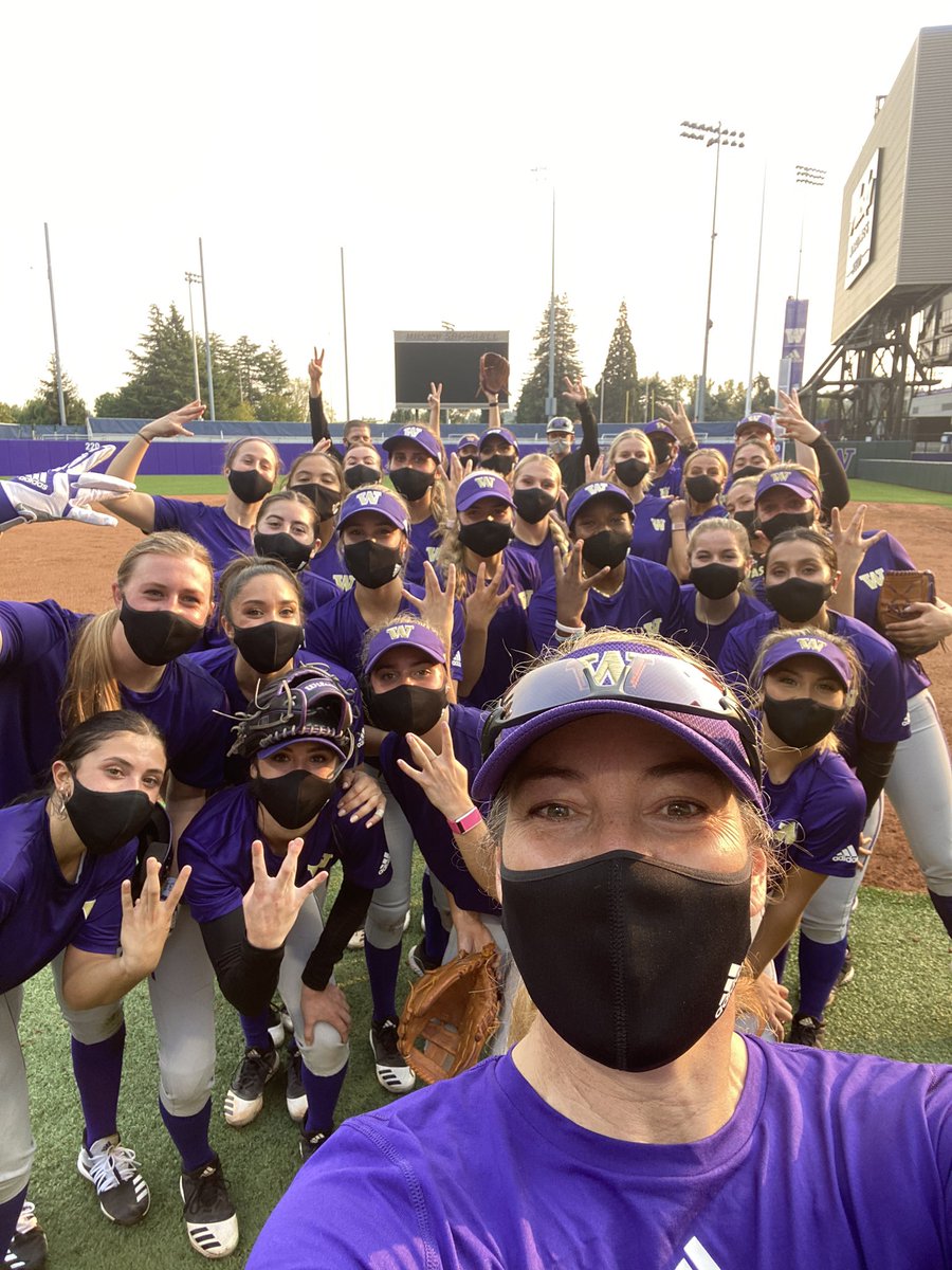 CoachTarr's tweet photo. The strength of the pack is the DaWg https://t.co/GUS34G2cNS