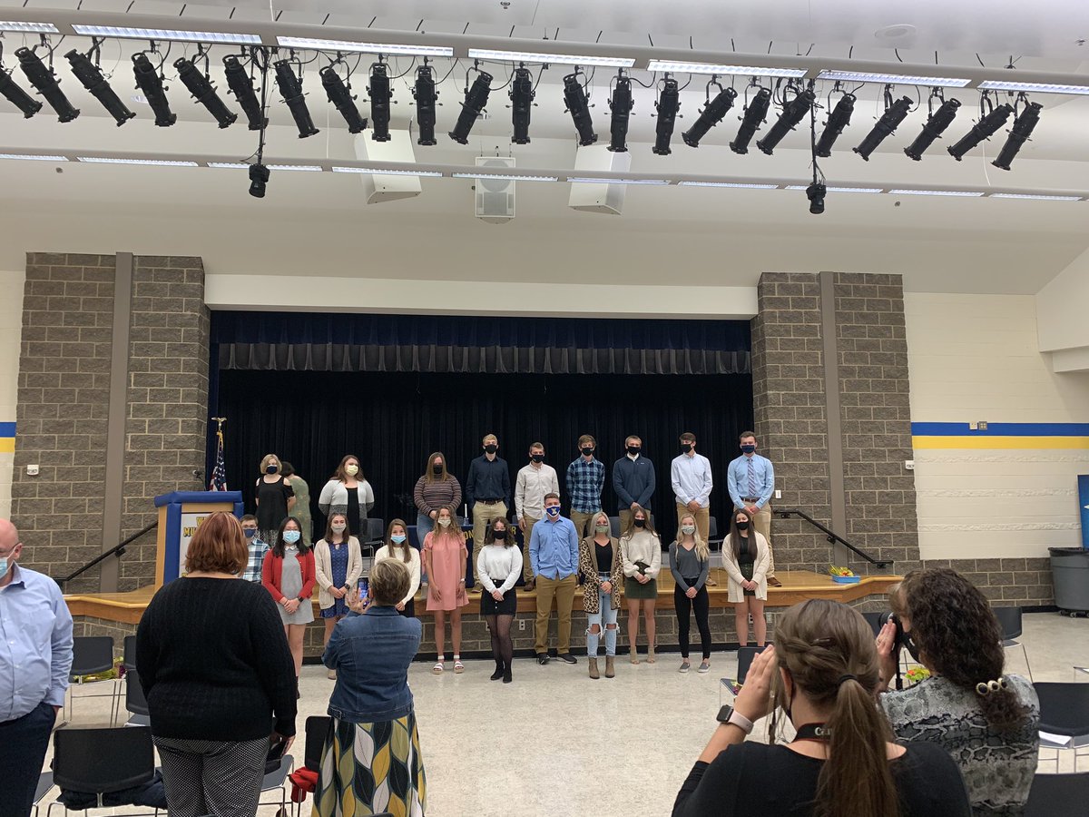 Shawg12's tweet photo. Congratulations to the newest members of the National Honor Society @HsMuskingum #westmschools https://t.co/hPfMy27aIf