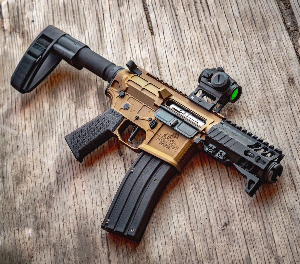 Bronze STT-15L .22 LR 🤙🏼
・・・
#santantactical #ar15 #cmctriggers #cmctrigger #runcmc #triggersnob #gunsdaily #gunsofinstagram #weaponsdaily #firearmsphotography #pcc #pewpew #teamcmc #rangeday #lifetimewarranty