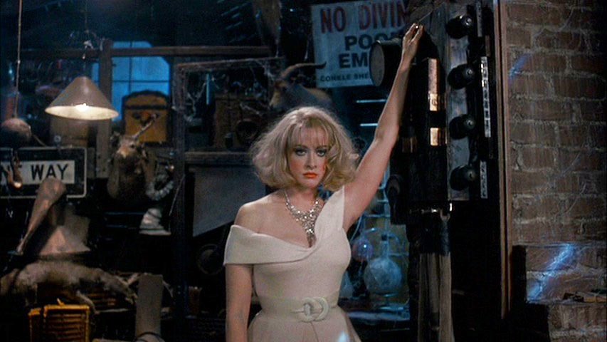 gothspiderbitch's tweet photo. no thoughts, just debbie jellinsky https://t.co/zsuPoyu8EA