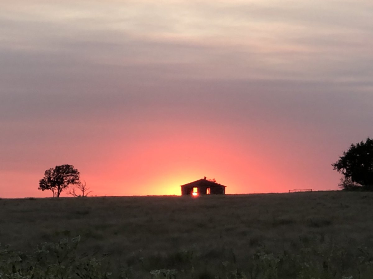 Ghost house sunset ⁦@Smithcattleco⁩