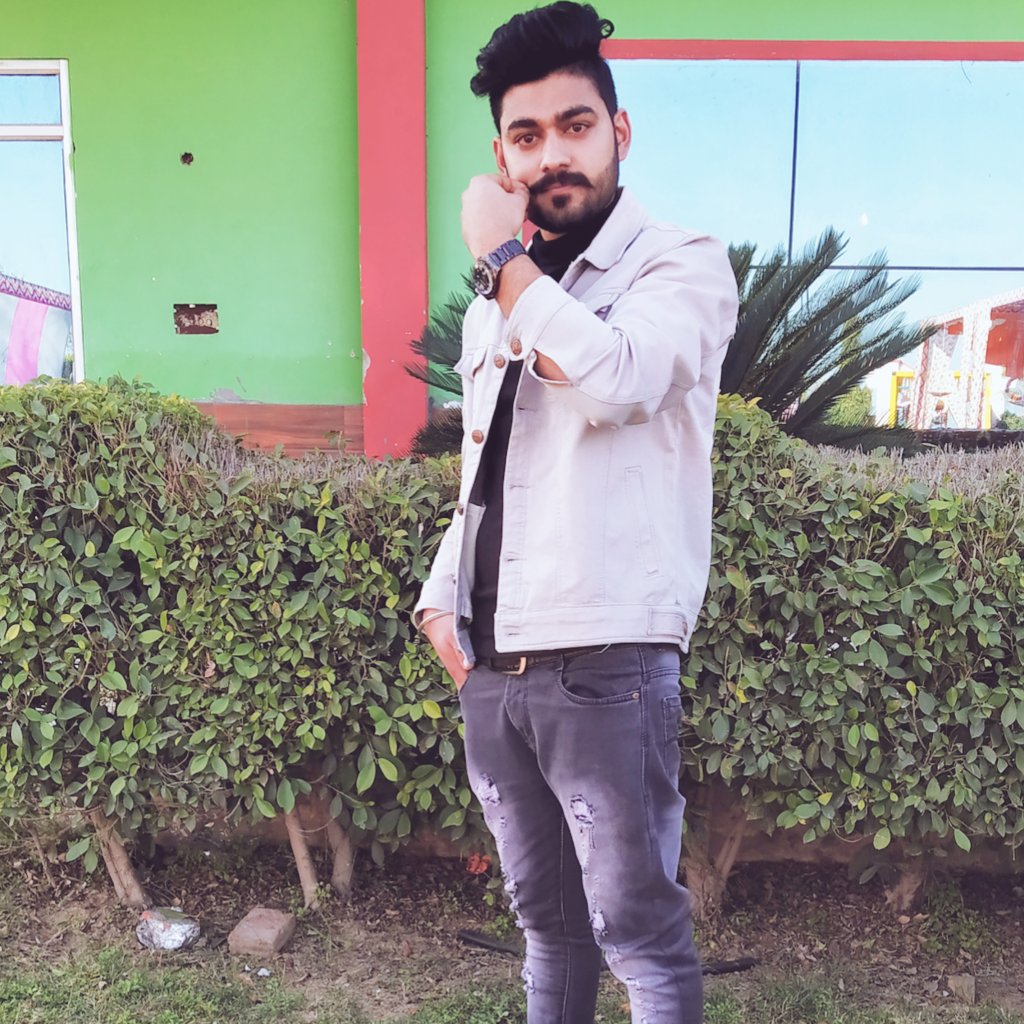 Guri_kamboj1313's tweet photo. Pita aj tade @Guriyaar13313    putt da birthday ha 🤗🤗🥰🥰
Sewa simran da fell bakshio 😍😍
Badd chadd k parmarth and welfare de km kriye 🤩
Rehi gall dreams _ kehde hunde pio 
(dad ) ❤❤💕💕💞💞 
No keh di lod nhi hundi dad no ta apne putt bare sara ptta hi hunda 🤩🤩 https://t.co/E9t3Oan5Yh