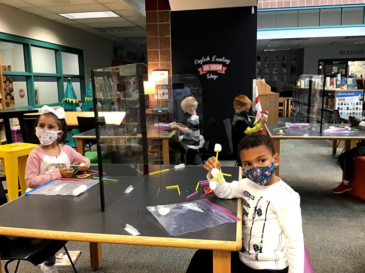 sanfordsbooked's tweet photo. Mr. Domingo’s class loved building their T-Rex models with straws a marshmallows. After real searching their body and habitat, they were able to build. Their goal was to have long legs and short arms. #parkhillproud #elpride @EnglishLanding @WonderfulRoom18 https://t.co/vslmV39t90