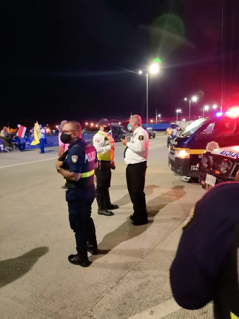 TRÁNSITO REGIÓN CHOROTEGA
En este momento mantenemos 2 cierres de vías a nivel regional:
1) Cañas, ruta 1, sobre puente elevado, ambos sentidos (intermitente cada hora)
2) Abangares, ruta 1, cruce La Irma, ambos sentidos (intermitente cada hora)
Bendiciones