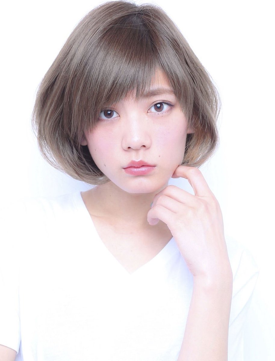 原宿 表参道ブリーチ グラデーション透明感ヘアカラー美容師 中村 清彦 本田翼風ショートヘアスタイル グレージュカラー ひし形ショートヘアスタイル 原宿 表参道 美容室 Daysデイズ デザインヘアカラー ヘアスタイル ブリーチカラー