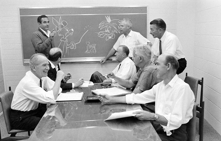 cartoonbrew's tweet image. Hanna-Barbera&apos;s &quot;The Flintstones,&quot; a seminal primetime animated sitcom for adults, first premiered on this day 60 years ago.

It&apos;s an ideal time to revisit this 1960 photoset documenting the production of the series: cartoonbrew.com/classic/15-unp…