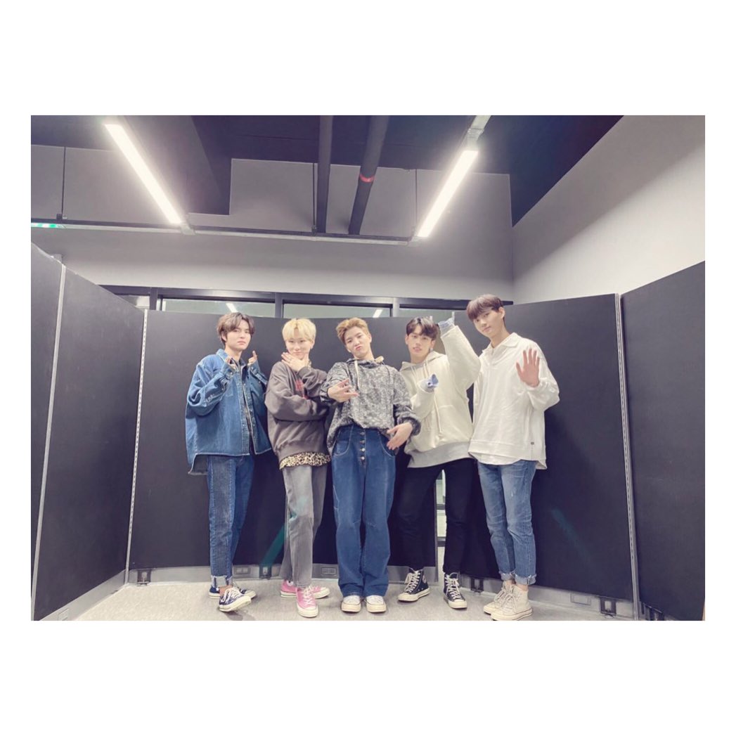 Band_W24 tweet media
