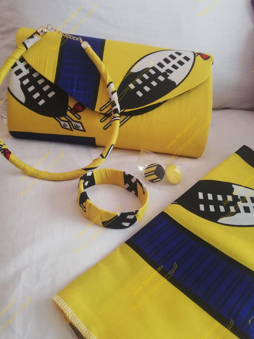 AfroJoyCreation's tweet image. Get Yourself These Affordable Beautiful Sets This Month End😋

Traditional Accessories Available at : 

● R190.00 PER SET!
● Washable Mask : R10

We Courier All Over SA!

📍 Based in Pretoria

For Orders :
Call / Whatsapp : 0745620045

#GirlTalkZA  #DJSBU