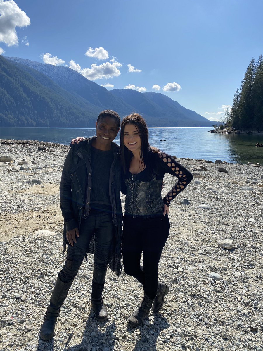 AdinaPorter's tweet image. #The100 BTS