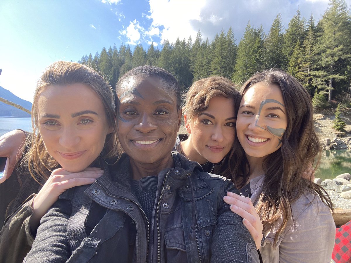 AdinaPorter's tweet image. #The100 BTS I adore these women! ❤️❤️❤️