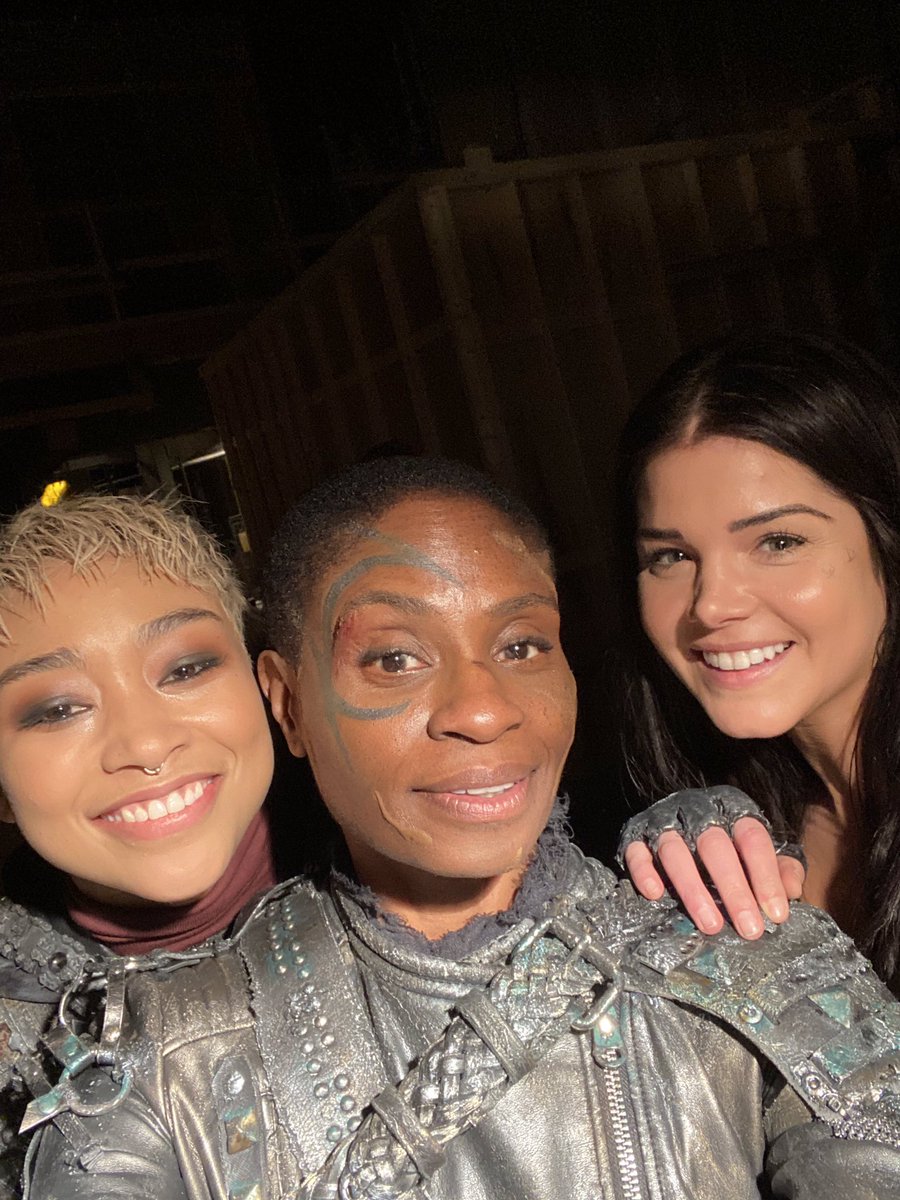 AdinaPorter's tweet image. #The100 BTS My “daughters”.