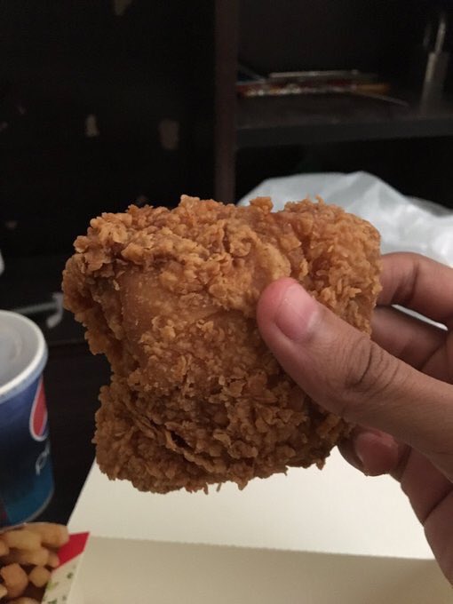 FoodViralMY's tweet photo. Mana lagi sedap? 🤤😍

Retweet untuk thigh.

Like untuk wing. https://t.co/E5ne5XGt5W