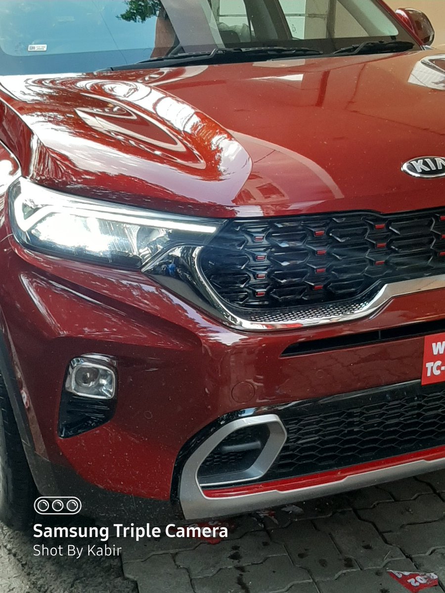 @KiaSonet A True car For The Indian Buyer. Best In-Class Luggage Capacity. 205mm of ground clearance so peace of mind on Indian Roads. Compact and Easy maneuvering vehicle for The City. 1.2 and 1.0 turbo petrol options to suit your needs.!! #GoforIt