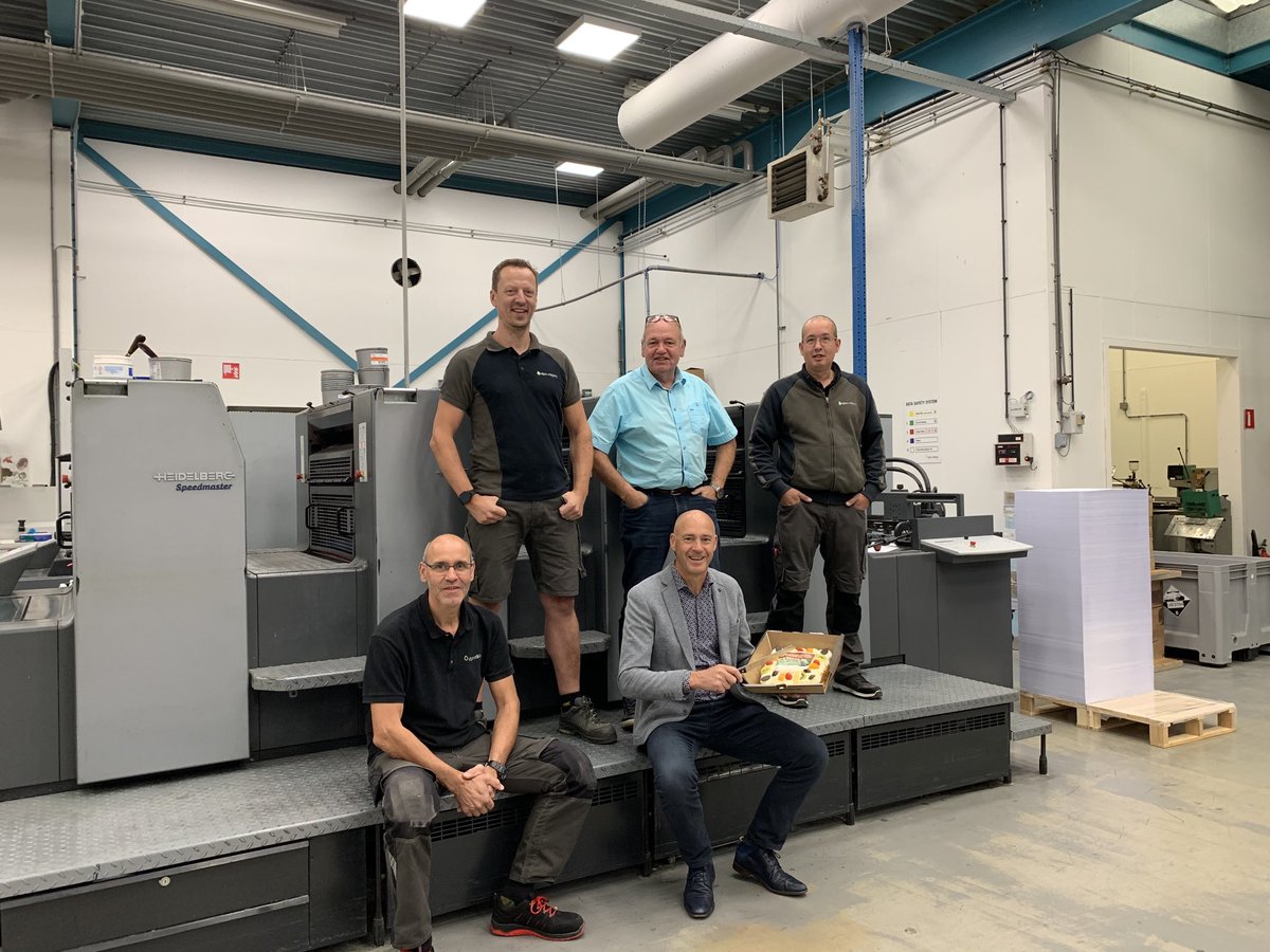 DPN_LS's tweet image. Hartelijk dank voor de lekkere taart en mooie opdracht, Wunderbar - Paul van der Weide - Rapha Ela - Gemeente Nijmegen 👍