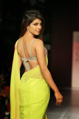 6. If beauty was a garment , it would definitely be a saree.Keep Shining Rashami  @TheRashamiDesai  @priyankachopra