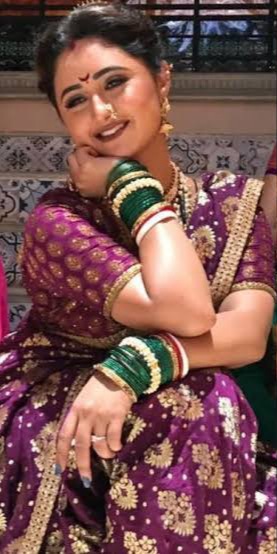 10. Nothing can match her sheer elegance when she's in her traditional attire. END OF THREAD Keep Shining Rashami  @TheRashamiDesai  @priyankachopra