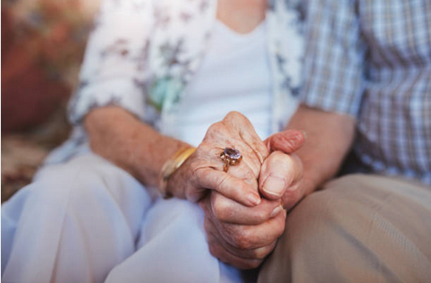 NIDI_KNAW's tweet photo. What are the health consequences of #SpousalCaregiving at older ages? In their study, @DamianoUccheddu, @AnneGauthier8, Nardi Steverink, and @DrTomEmery assess its impact on frailty among European heterosexual couples aged 50+ | @CREW_project | https://t.co/UiQuleVnyE https://t.co/8W4ItDfqea