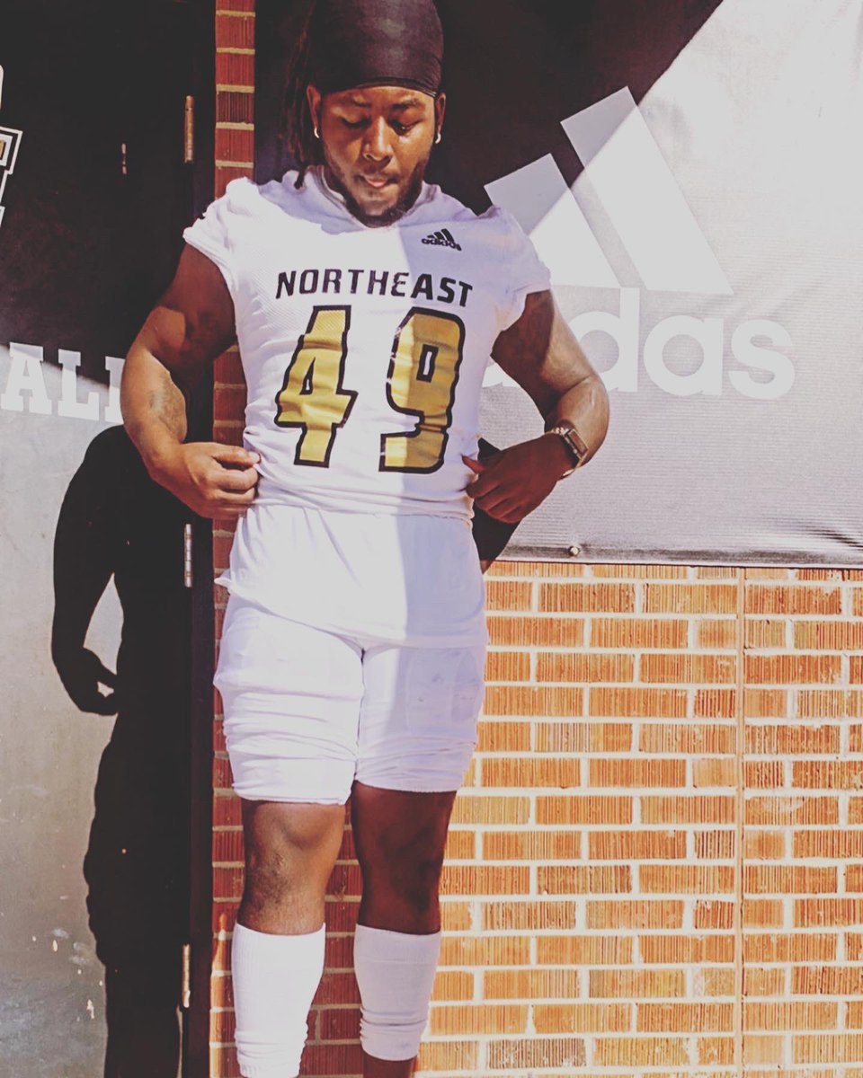 Unstoppable_55's tweet photo. Gameday 🦍 lets Rockout💨 https://t.co/GSi0tQJTEV