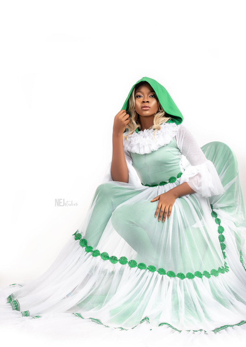 devNEJ's tweet photo. Amidst our uncertainties; we still need to have a hopeful future.
STILL CELEBRATING NIGERIA......
DRESS @jazzeffectdesign
Photography #NEJstudios
Mskeup @be.youtified
Hairstylist @traccysbeauty
Stylist @hartxstyling
#NigeriaIndependence
#NigeriaAt60
#IndependenceDay https://t.co/TjDNATU3jw