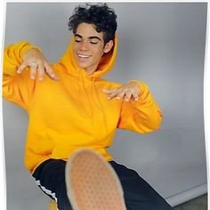 -  https://twitter.com/TheCameronBoyce?s=20 you are my childhood, the day you left it was impossible to believe, i want to thank u for smiling, dancing, enjoying life, interpreting characters we all love, but specially for being a great life model and for making me happy, love and miss you.