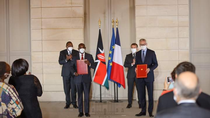 Kenyan President Uhuru Kenyatta heads to France signs Sh180bn loan after being dupped by "a guard of honour" which comes with giving contracts to French concessions.The PPP deal is for dualling of the 190km Rironi-Nakuru-Mau Summit Road.