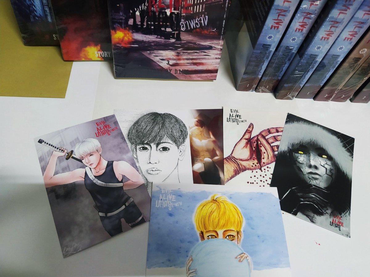 LUVniverse44's tweet photo. PlsRT💚
ตอนนี้มีฉบับรวมเล่ม Evil Alive พร้อมส่งเหลือ 2 ชุดนะคะ
พร้อมแถมโปสการ์ด 6 ลาย
ใครสนใจ หรือมีข้อสงสัย ติดต่อทาง DM ได้เลยค่ะ
เข้าไปดูรายละเอียดรูปเล่ม >> https://t.co/o5TE7UQ3rY
#StillAliveMB
#markbam #markbamfiction #ฟิคมาร์คแบม https://t.co/kpahITfnhJ