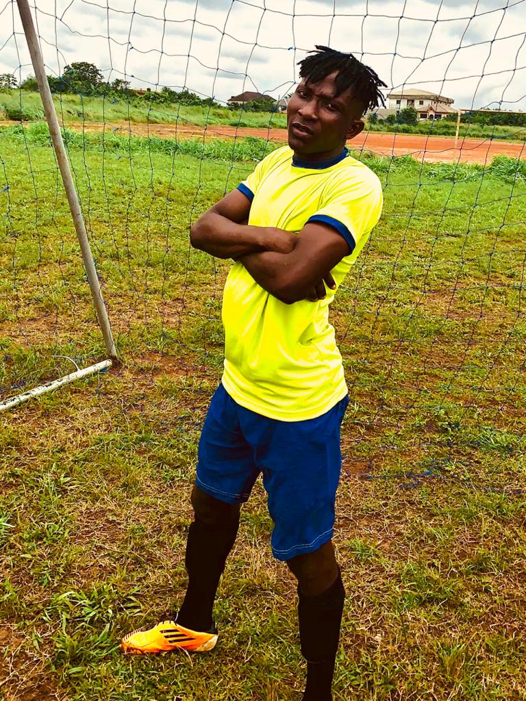 ClatFc's tweet photo. Our kit on pitch https://t.co/hPA38l1AX6
