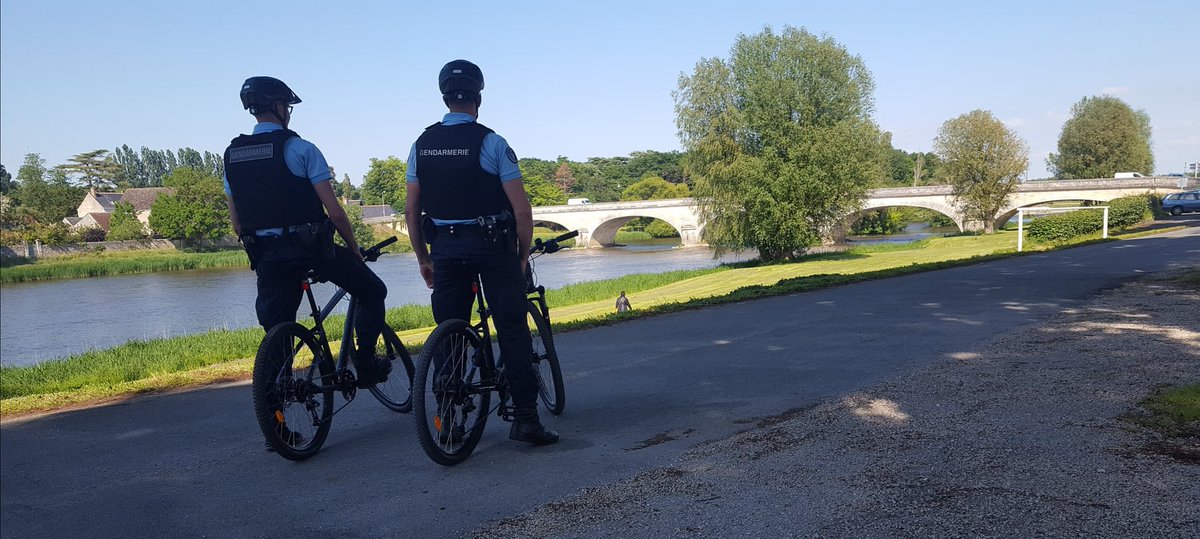 @Gendarmerie_cgp @gendarmerie_076 On arrive aussi! #jeudiphoto #Loireàvélo