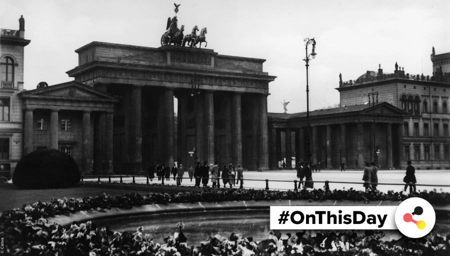 en_germany's tweet photo. #OnThisDay in #Germany: In 1920, the Greater #Berlin Act came into force. Six independent towns and various rural communities were added to the municipality of Berlin. As a result, the #Germancapital became the world's largest #city after #London &amp; #NewYork. #OTD #Germanhistory https://t.co/3T54Ku4hqM