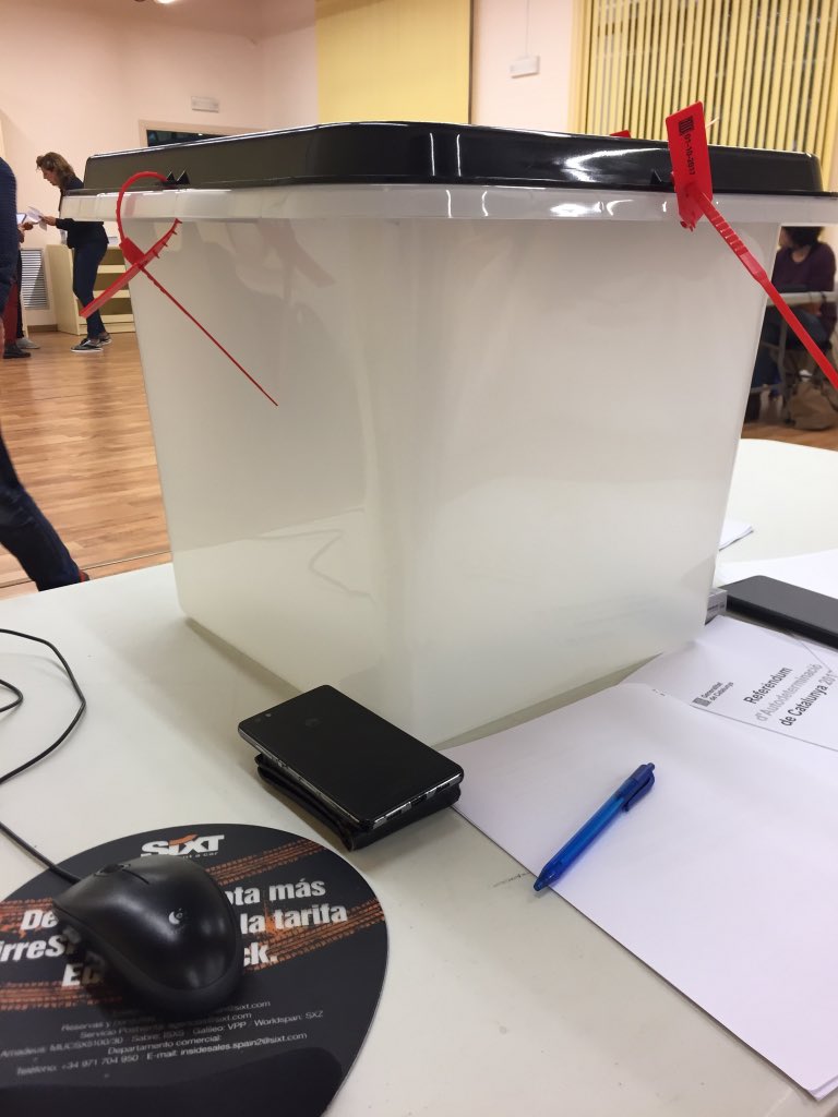 juntspersav's tweet photo. 📢És #1Oct, fa 3 anys a Vilamajor vam votar i vam guanyar. 

🗳 Van votar 2.418 persones.
      14 Blancs
      104 No
      2.300 Si 

Vam defensar la democràcia, i vam votar llibertat. Tornarem! https://t.co/7rjLDPcQ8m