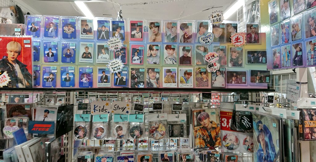 kbooks K-POP館 10月19日(月)からお店の商品が全てK-POPアイドルの