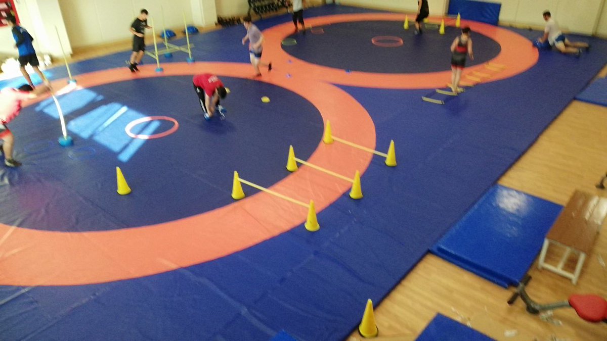 GSB_Sinop's tweet photo. #Güreş antrenmanlarımız normalleşme süreci tedbirleri kapsamında antrenörlerimiz gözetiminde devam ediyor.🤼‍♂️🤼‍♂️

@kasapoglu 
@gencliksporbak https://t.co/5KuUepKgBR