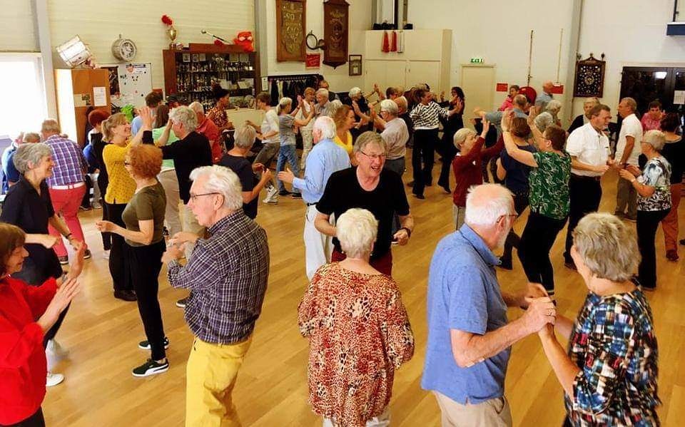 Vandaag start de 'Kom Erbij Week', met gezellige, creatieve, actieve, gratis activiteiten. Quintus doet mee met een ochtend over 'Muziek &amp; Dans bij Parkinson' ma 5 okt en een Rollatorwandelroute woe 7 okt. Op erbijkampen.nl vind je alle activiteiten! #eentegeneenzaamheid