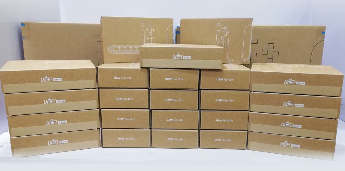 wltiofficial's tweet photo. Guess what arrived at our office? The Unifi Switch (USW-Flex-Mini) is finally here! A smart managed Gigabit switch that offers 5 RJ45 Ethernet ports and provides 1 Gigabit links to your devices. Make this awesome device yours! #UbiquitiNetworks #Unifi#WirelessLink https://t.co/ECT5qyrdkY