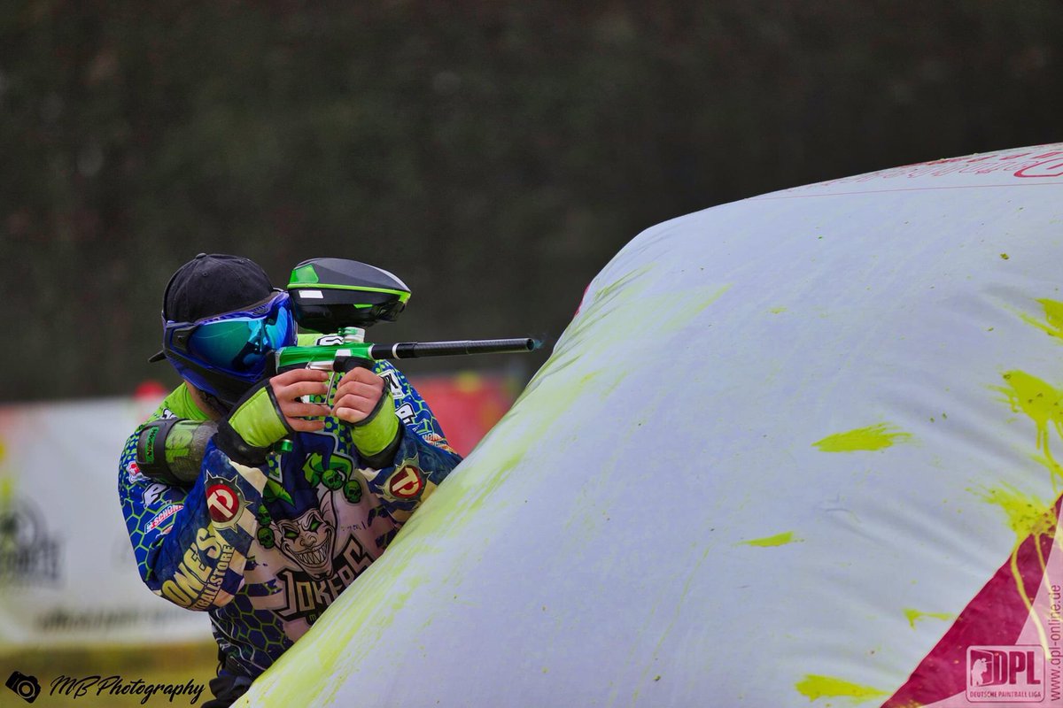 Pummlbaer's tweet photo. Bilder vom Spieltag sind da โค๏ธ #DPL #paintball #coveringfire #snake https://t.co/62BimoKrHw
