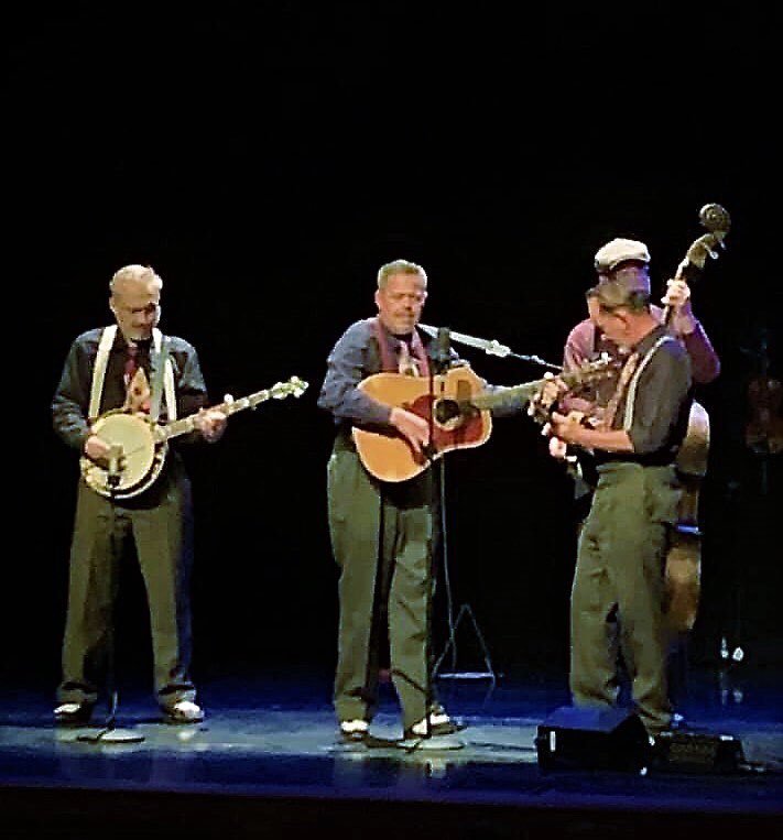 Had us a grand old time with Grand Old Country in Roosendaal yesterday. Thanks fir the pics, Sannie and Mark! And thanks to the crew and the audience <a href="/DeKringRSD/">De Kring</a> for the warm welcome and enthousiasm! 👍