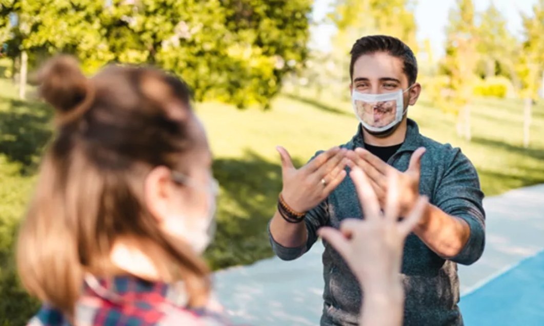 ecom_news's tweet photo. #Covid19 : L' @Agefiph_  prend en charge le financement des masques inclusifs : avec leur fenêtre transparente, ils facilitent les échanges avec les personnes sourdes, malentendantes.
https://t.co/sl4k7ASxtl @AGEFIPH_OC @agefiph_pacac https://t.co/rCTlgfOTSv