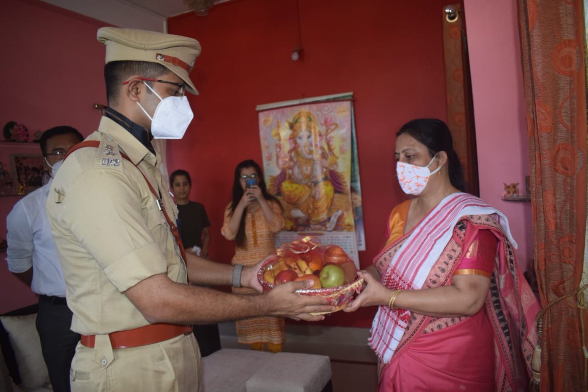 dibrugarhpolice's tweet photo. On the occasion of Assam Police Day, we remember those who have made the supreme sacrifice in the service of the nation. We paid a visit to their families to pay our respects. 
Rest in Peace martyrs, you are forever remembered!
@assampolice @DGPAssamPolice @gpsinghassam https://t.co/qecqE7euwi
