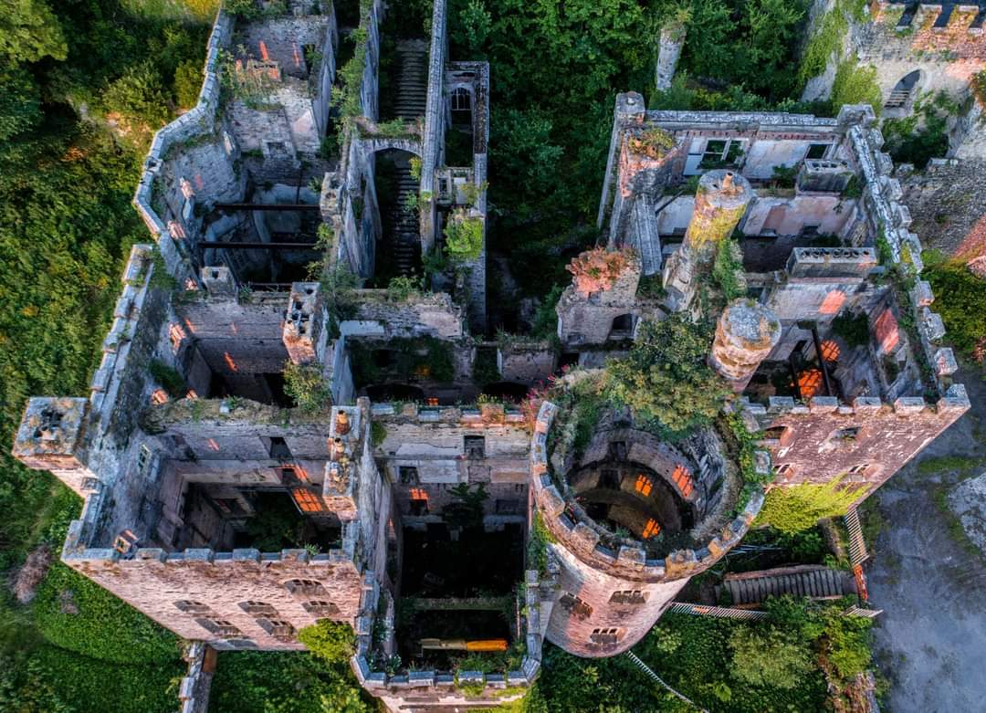 Gwrych Castle will soon be a familiar sight on our TV screens as the filming location of 'I'm a Celebrity'! 🤩

In our October edition, we chat to the inspirational Dr Mark Baker who founded The Gwrych Castle Preservation Trust at the age of just 12 🏰