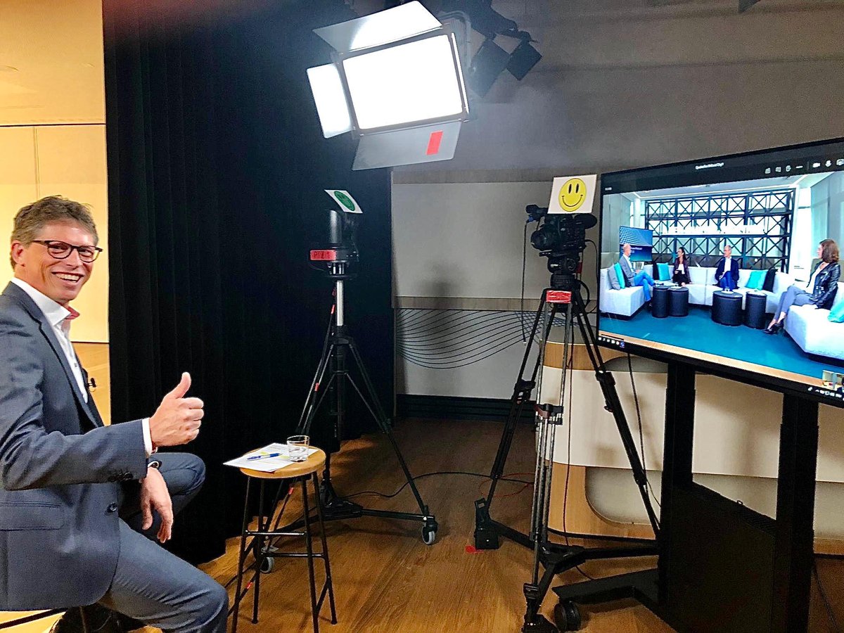 SiemensInfra's tweet image. A big day for @Siemens with a #newchaptertogether. Our new #smartinfrastructure CEO @MatRebellius has been getting ready. We will continue to contribute as @siemensinfra #TransformingTheEveryday