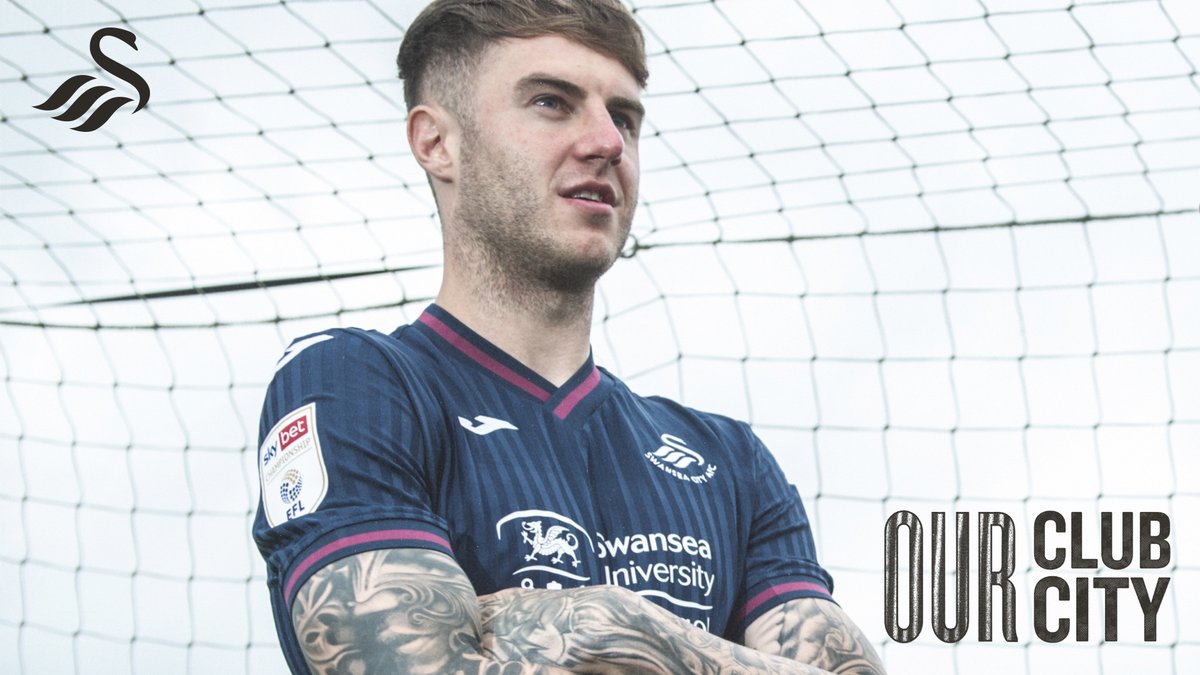 SwansOfficial's tweet photo. 🤩 𝗡𝗔𝗩𝗬 𝘅 𝗥𝗔𝗦𝗣𝗕𝗘𝗥𝗥𝗬 👕

The dark navy kit features line sublimination in the material, complete with a dark raspberry trim. 

Now available 👉 https://t.co/TFi1gvZQhU

#OurClubOurCity https://t.co/DbABlcLRhV