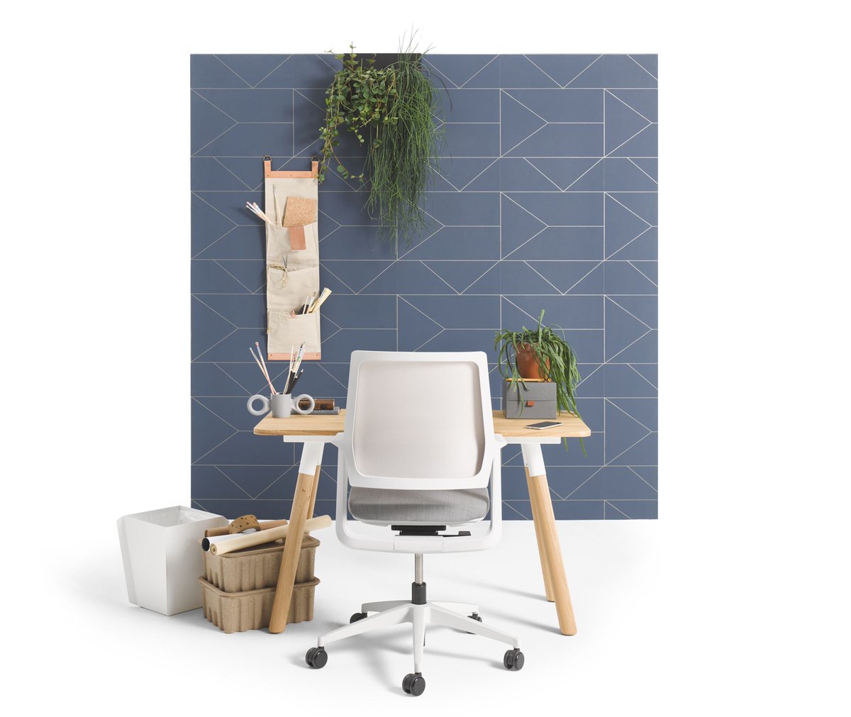 We werken weer massaal thuis. Dan toch maar een fijne thuiswerkplek inrichten? 

Werkgevers kunnen we volledig ontzorgen. Denk aan een webshop waar medewerkers rechtstreeks kunnen bestellen uit een door u samengesteld assortiment. Wij regelen de rest. #thuiswerkplek #thuiswerken