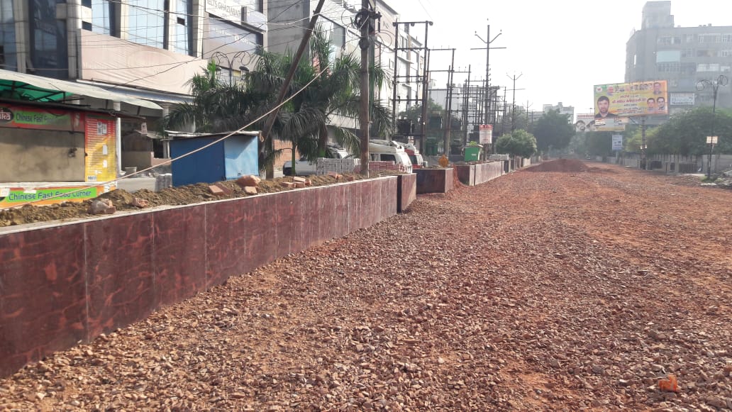 HamaraKissan's tweet photo. #Gaurbuilder को फायदा पहुंचाने के लिए जनता का करोड़ो रुपया सड़क को बंद करने और उसको सजाने मे लगाया जा रहे है,@gdagzb #NagarNigam द्वारा। #Ghaziaabd,पश्चिम उत्तरप्रदेश केवल बाहरी लोगो का लूटने का अड्डा बन चूका है।
मेयर ,MP,आधे MLA बहार के हो तो यही होगा
#YogiResignNOW
#Hatras https://t.co/gcnq9veQyE