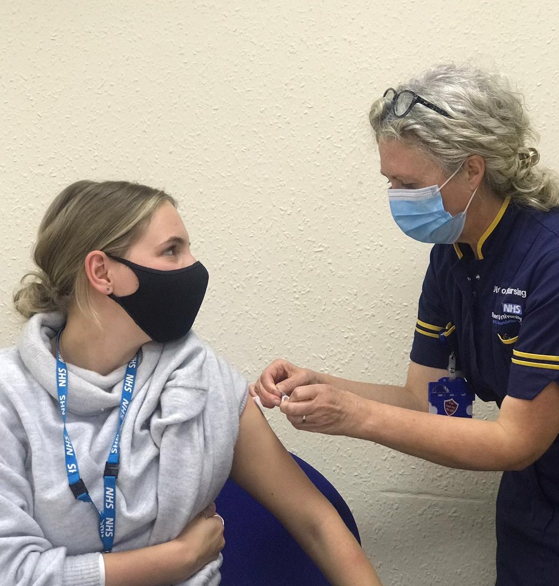 📢CALLING ALL STAFF!📢

Our annual staff flu jab campaign launches TODAY!
ALL colleagues will be offered a free flu vaccination. 

Find all the latest campaign updates and your Flu Lead contacts on the intranet and MLCO extranet.

Book yours today!👍 
#whatsnewflu #Ivehadmyflujab
